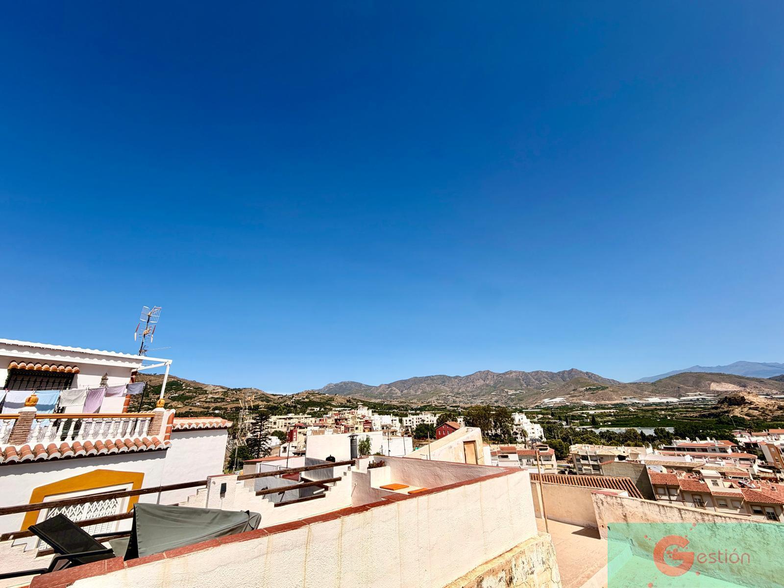 Venta de casa en Salobreña