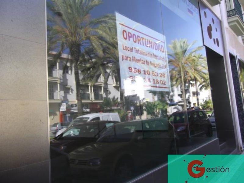 For sale of commercial in Salobreña