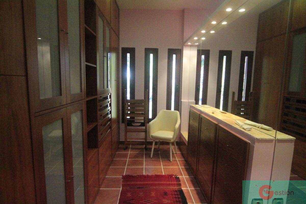 For sale of chalet in Motril