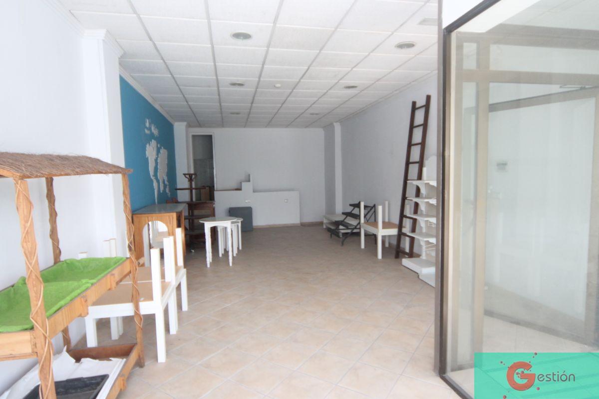 For rent of commercial in Salobreña