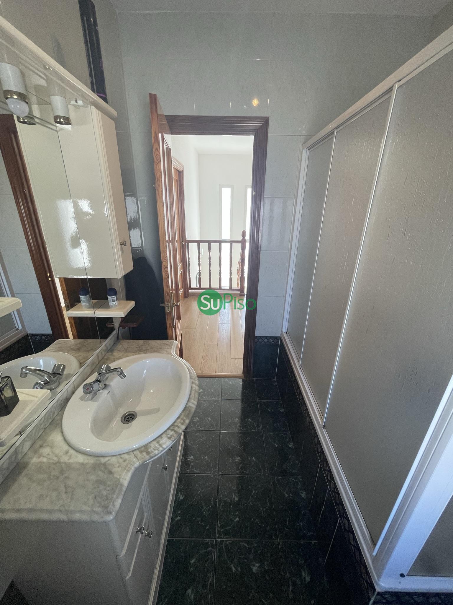 Venta de chalet en Cedillo del Condado