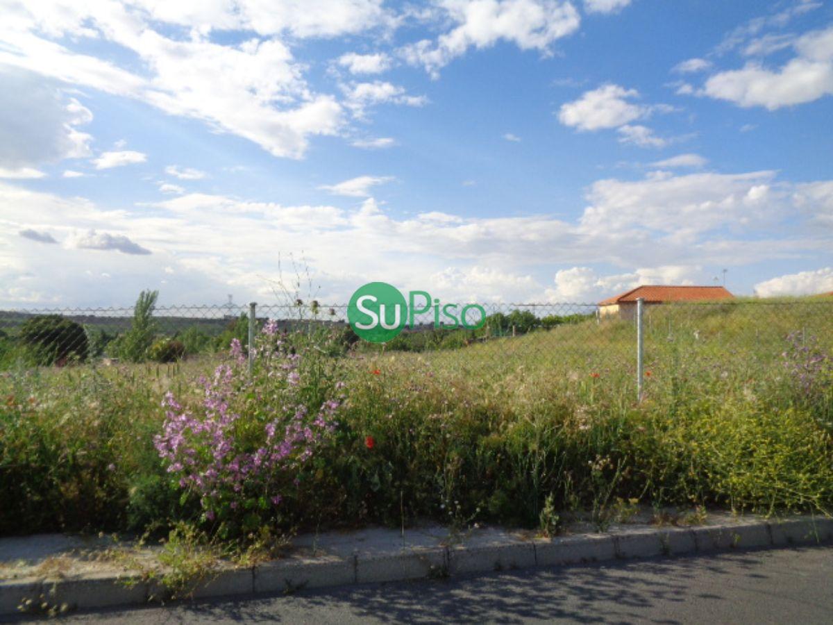 For sale of land in Yeles