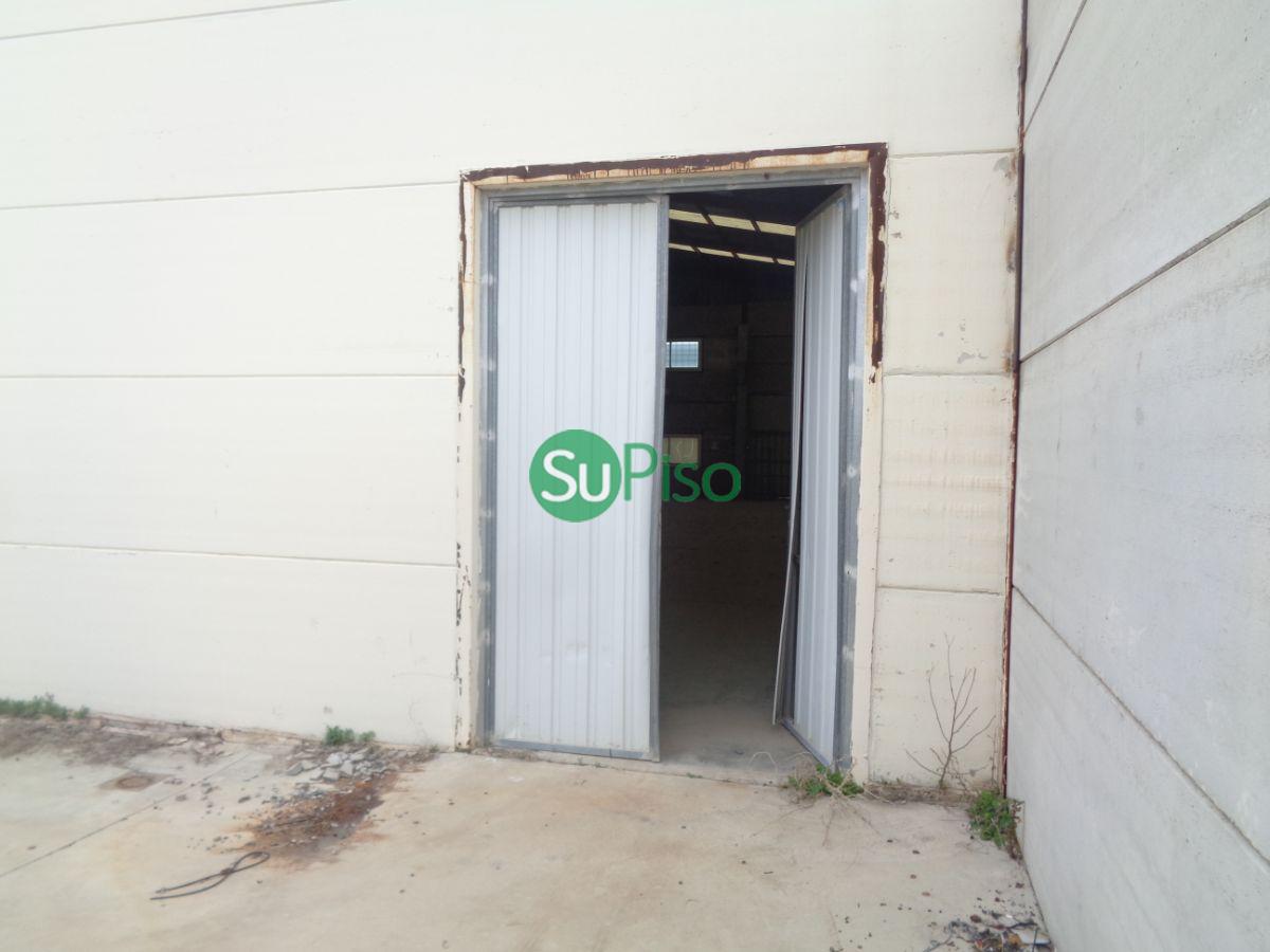 For sale of industrial plant/warehouse in Yeles