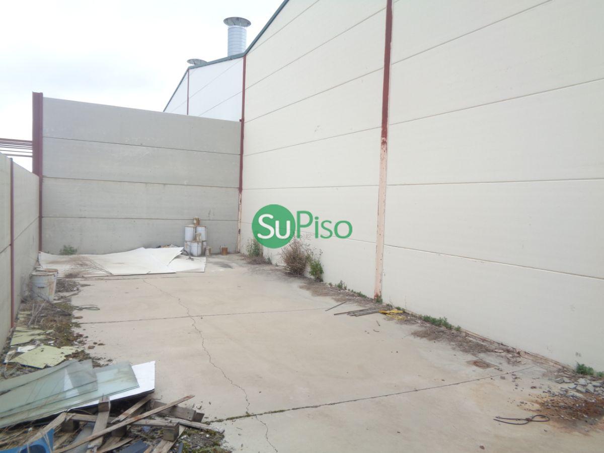 For sale of industrial plant/warehouse in Yeles