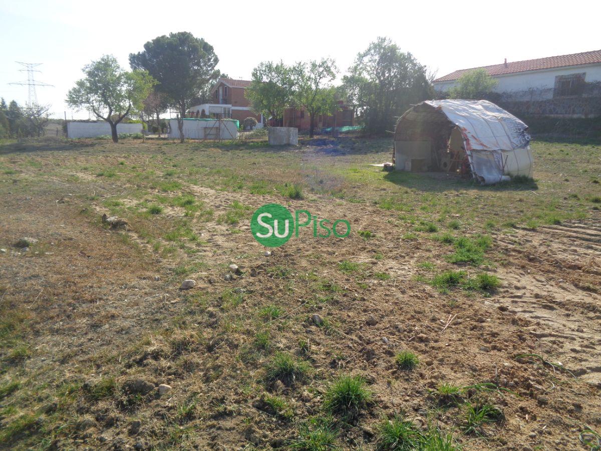 For sale of land in Yeles