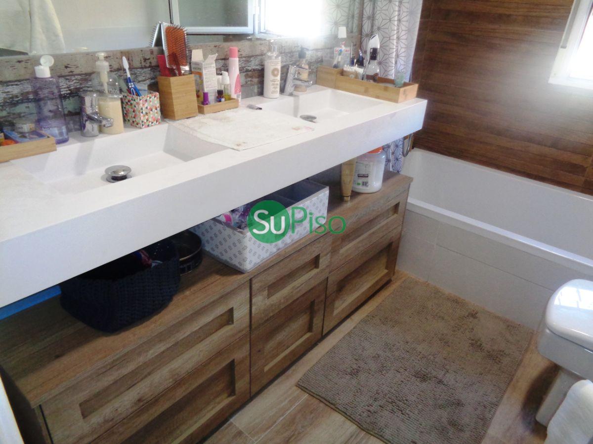 For sale of chalet in Yeles