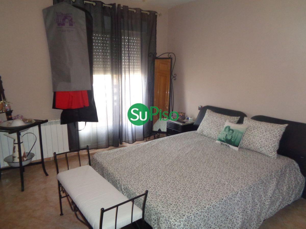 For sale of chalet in Yeles