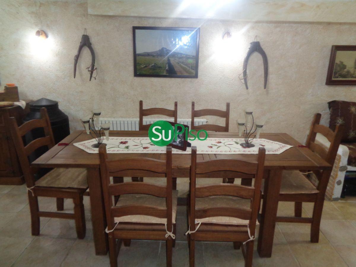 For sale of chalet in Yeles