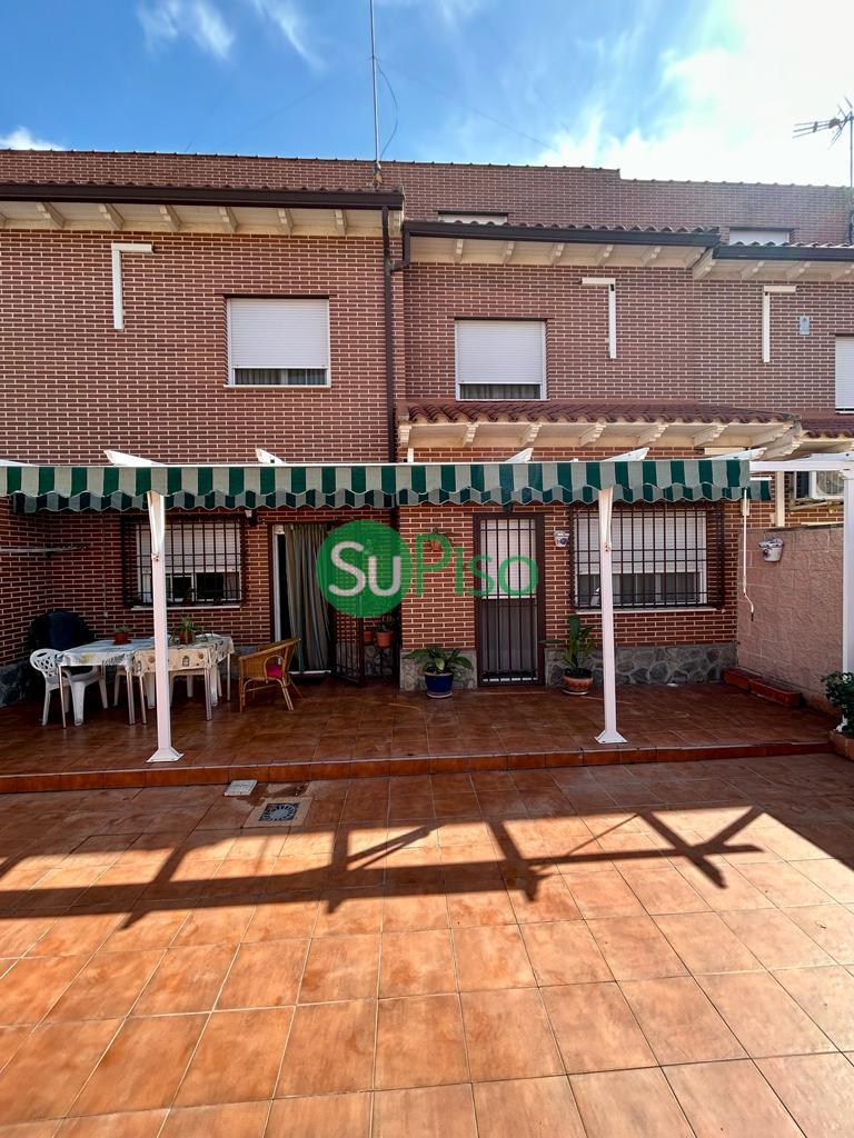 For sale of chalet in Yeles