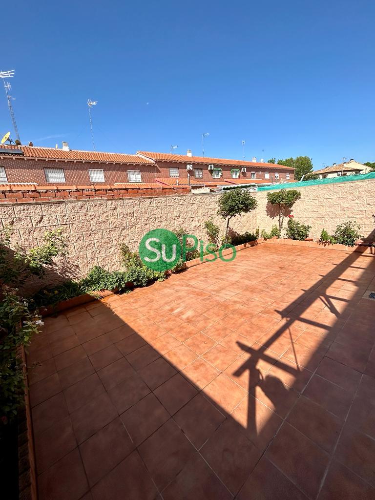 For sale of chalet in Yeles