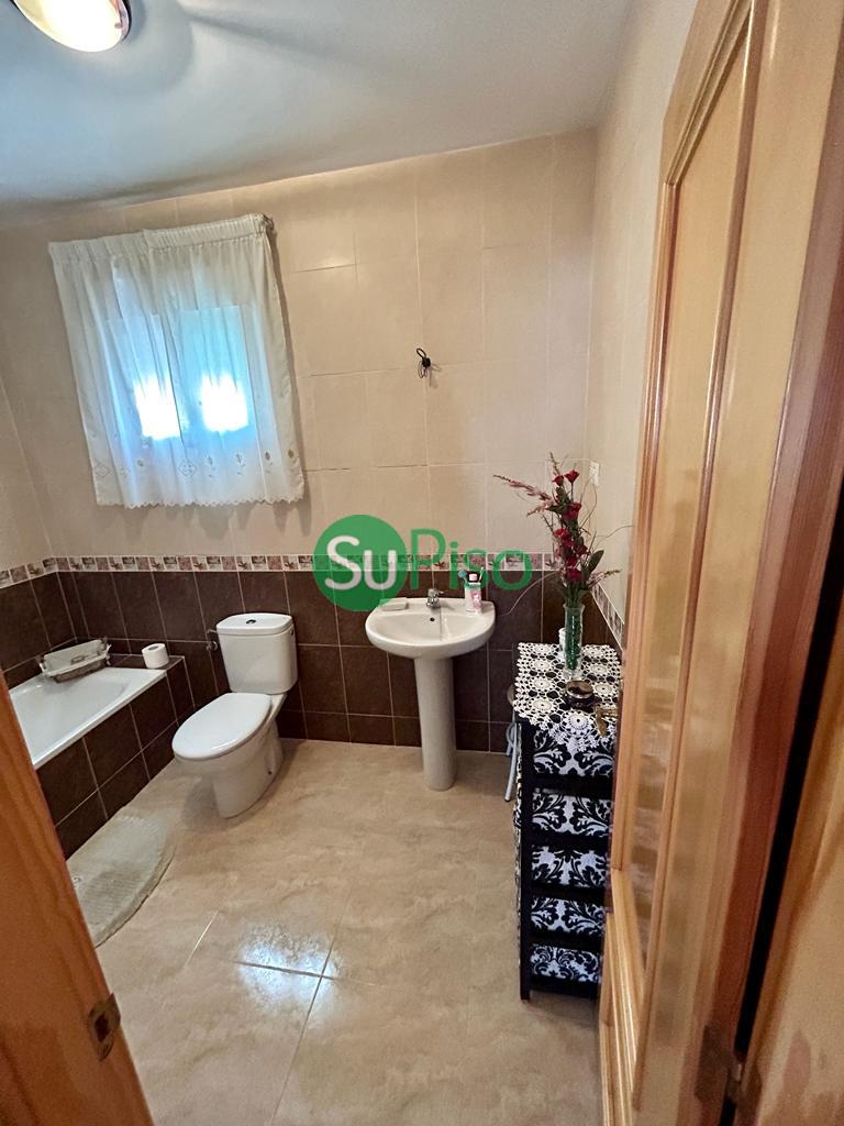 For sale of chalet in Yeles