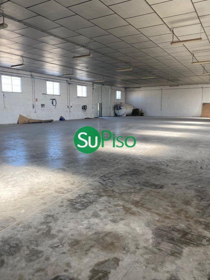 For sale of industrial plant/warehouse in Borox