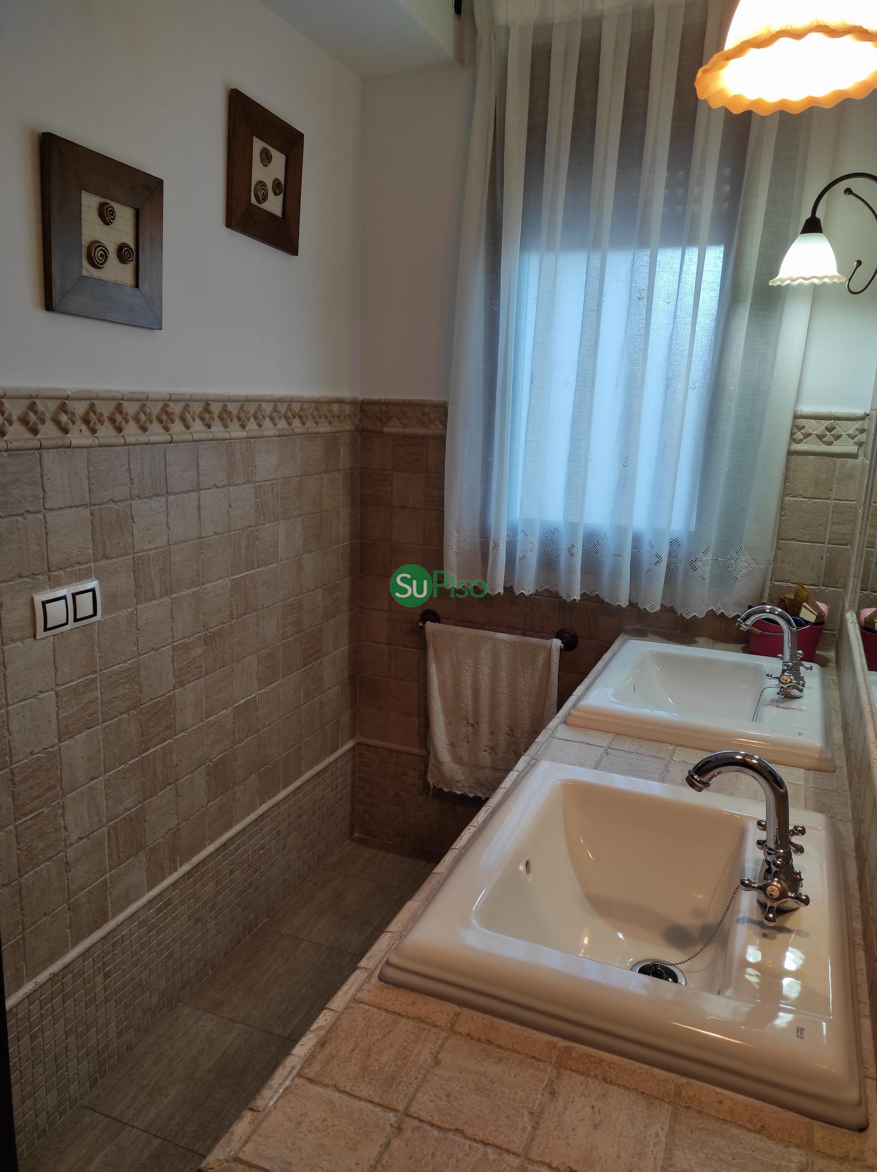 For sale of chalet in Yeles