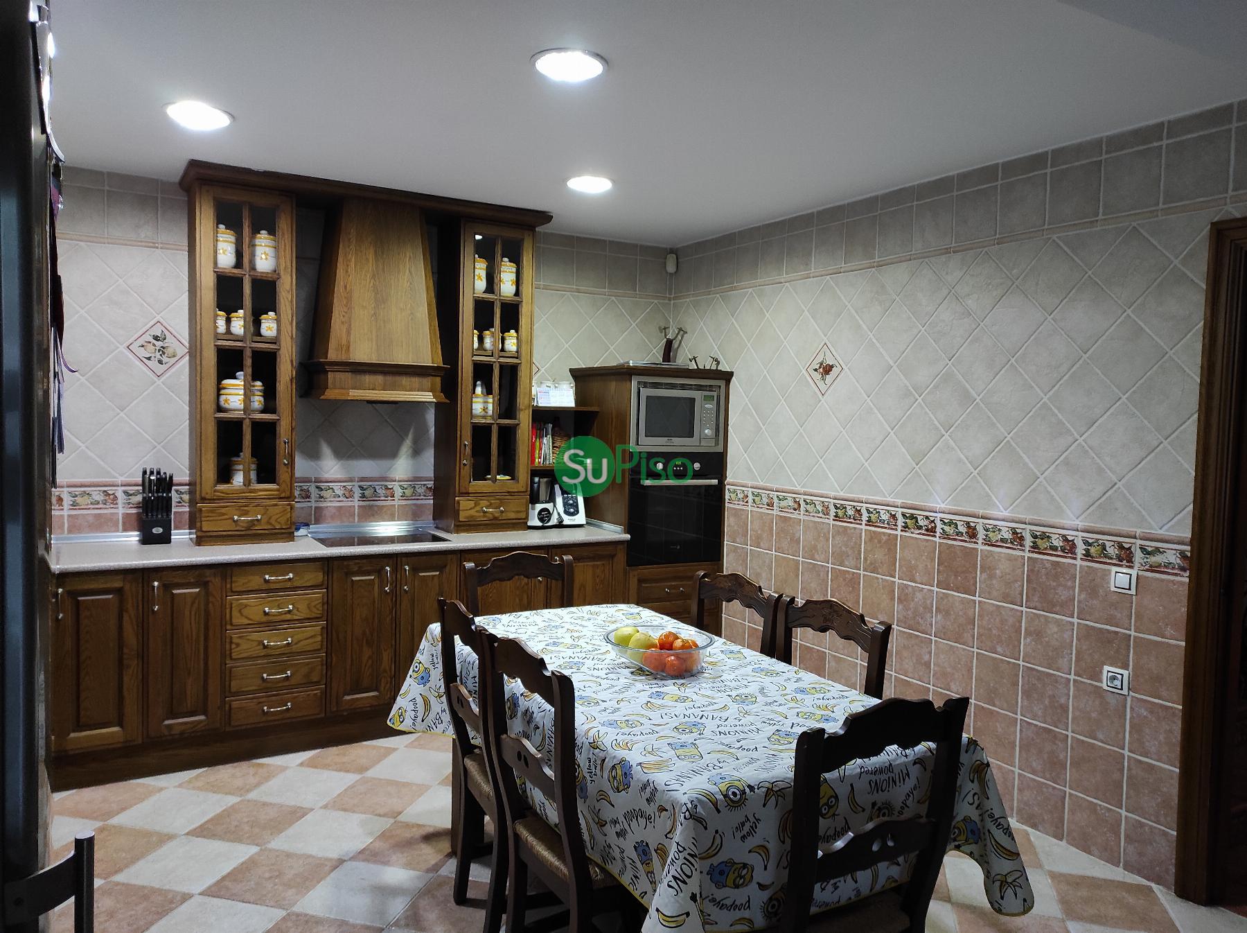 For sale of chalet in Yeles