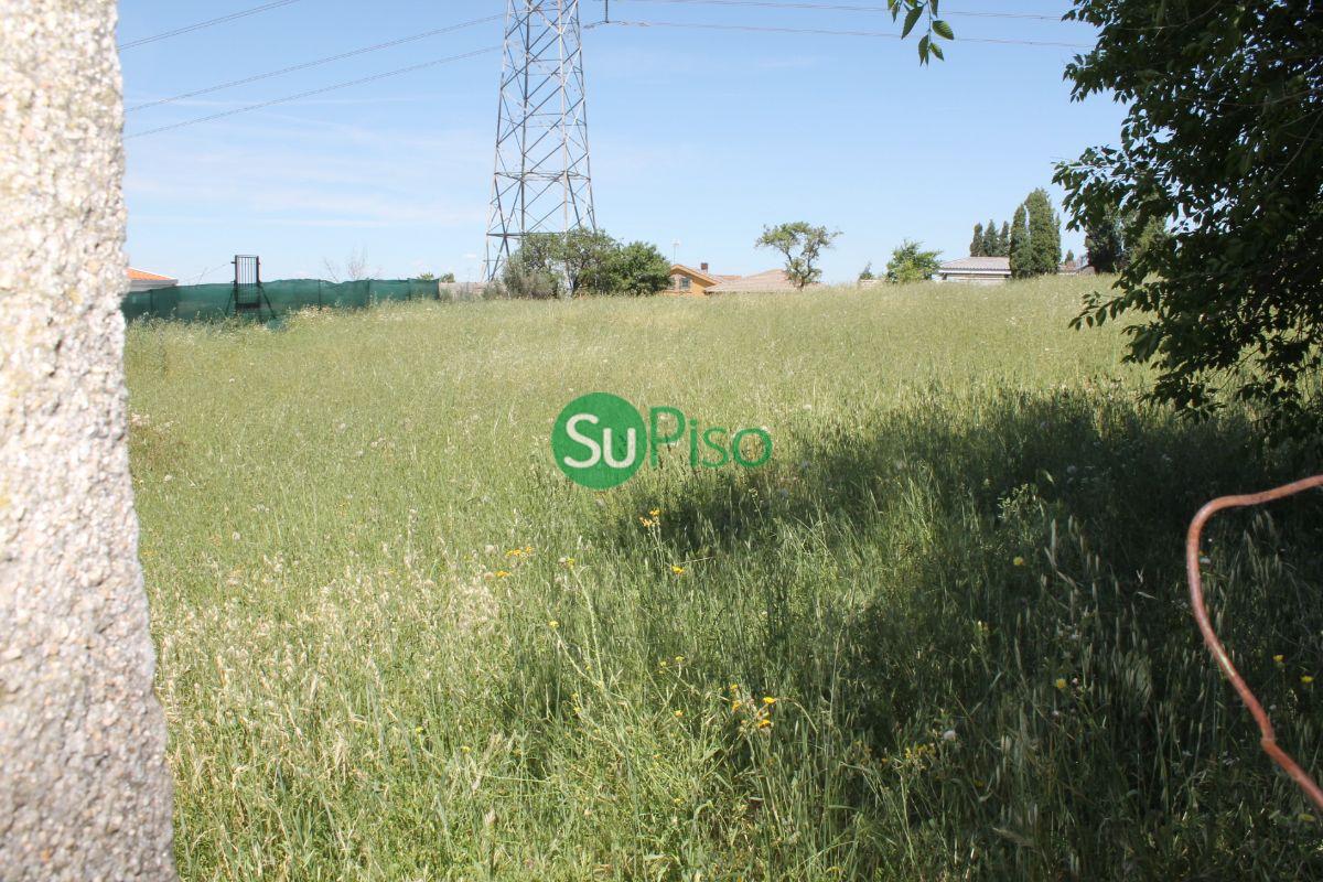 For sale of land in Yeles