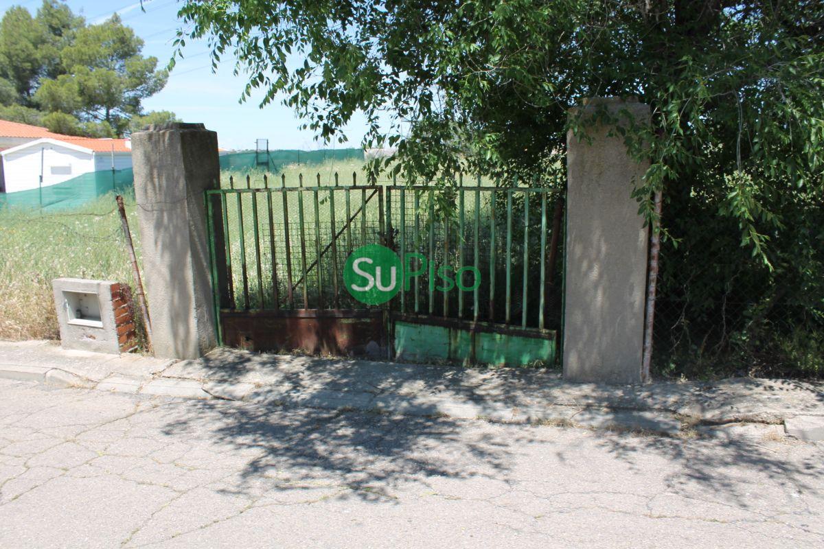 For sale of land in Yeles