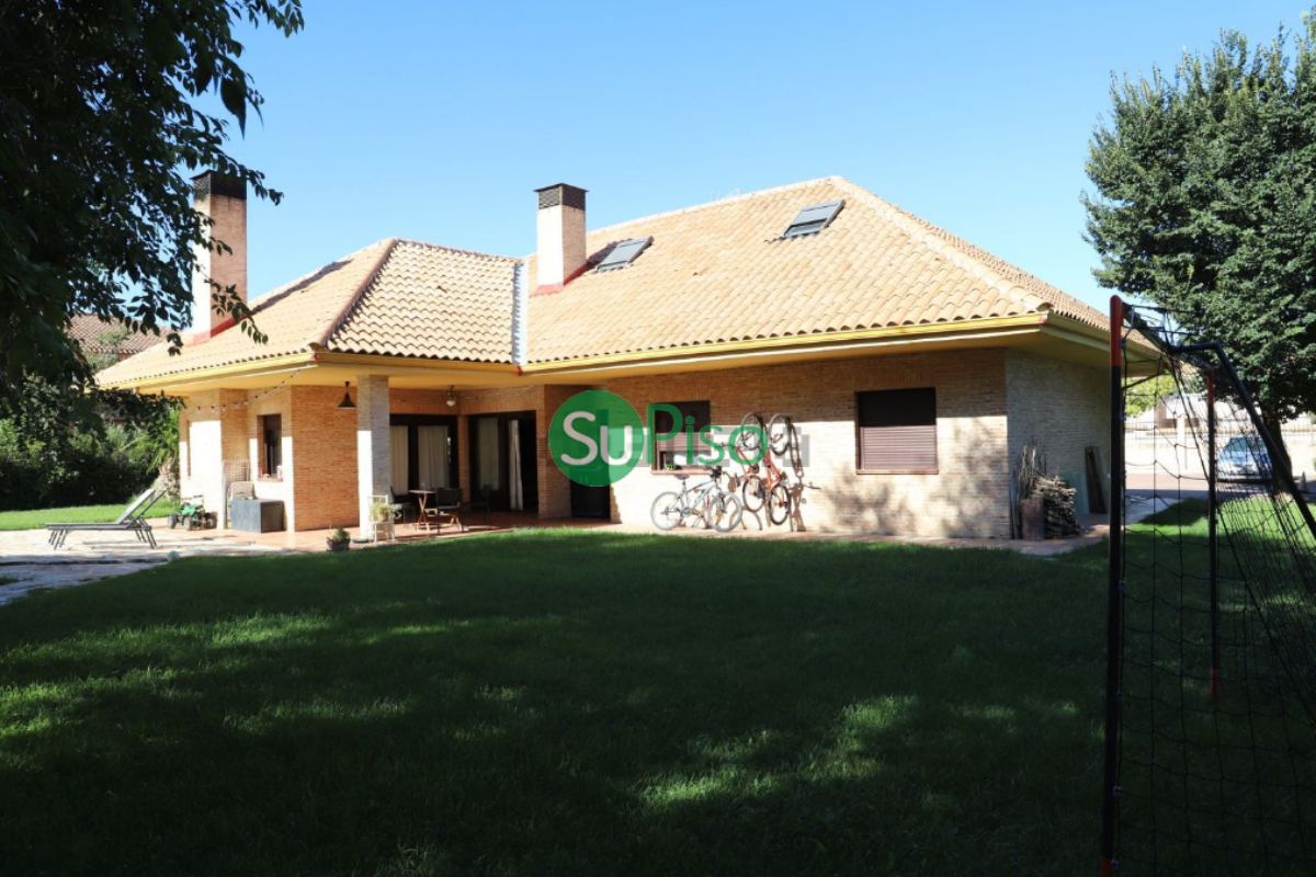 For sale of chalet in Yeles