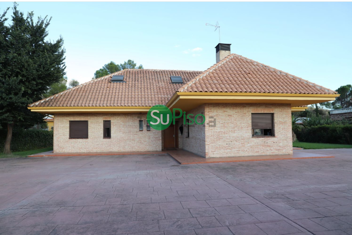 For sale of chalet in Yeles