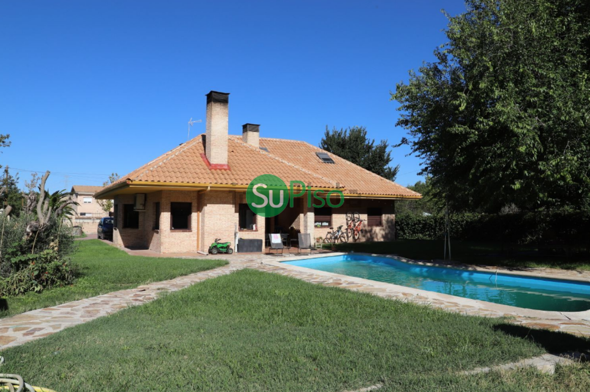 For sale of chalet in Yeles
