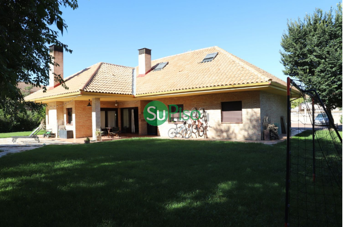 Venta de chalet en Yeles