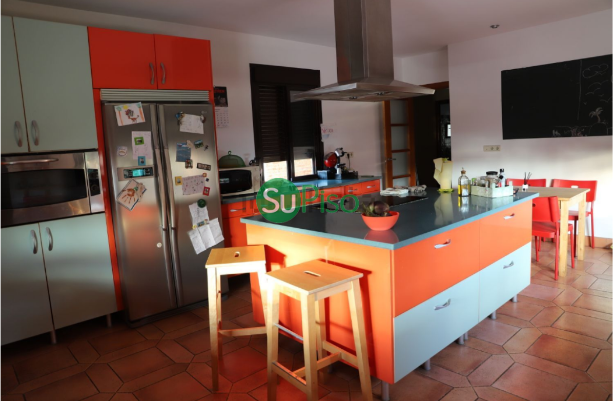 For sale of chalet in Yeles