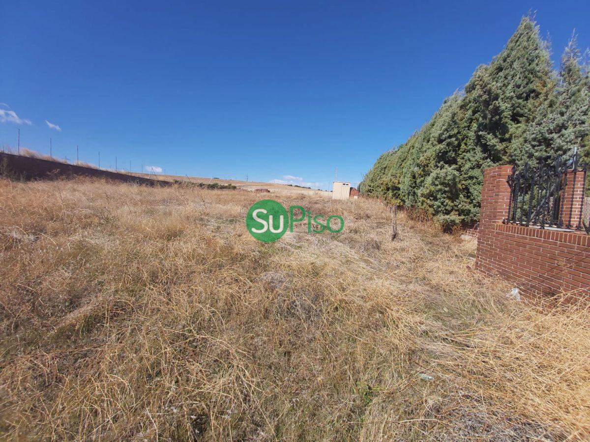 For sale of land in Yeles