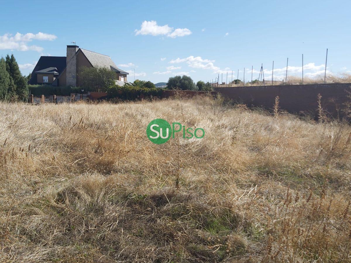 For sale of land in Yeles