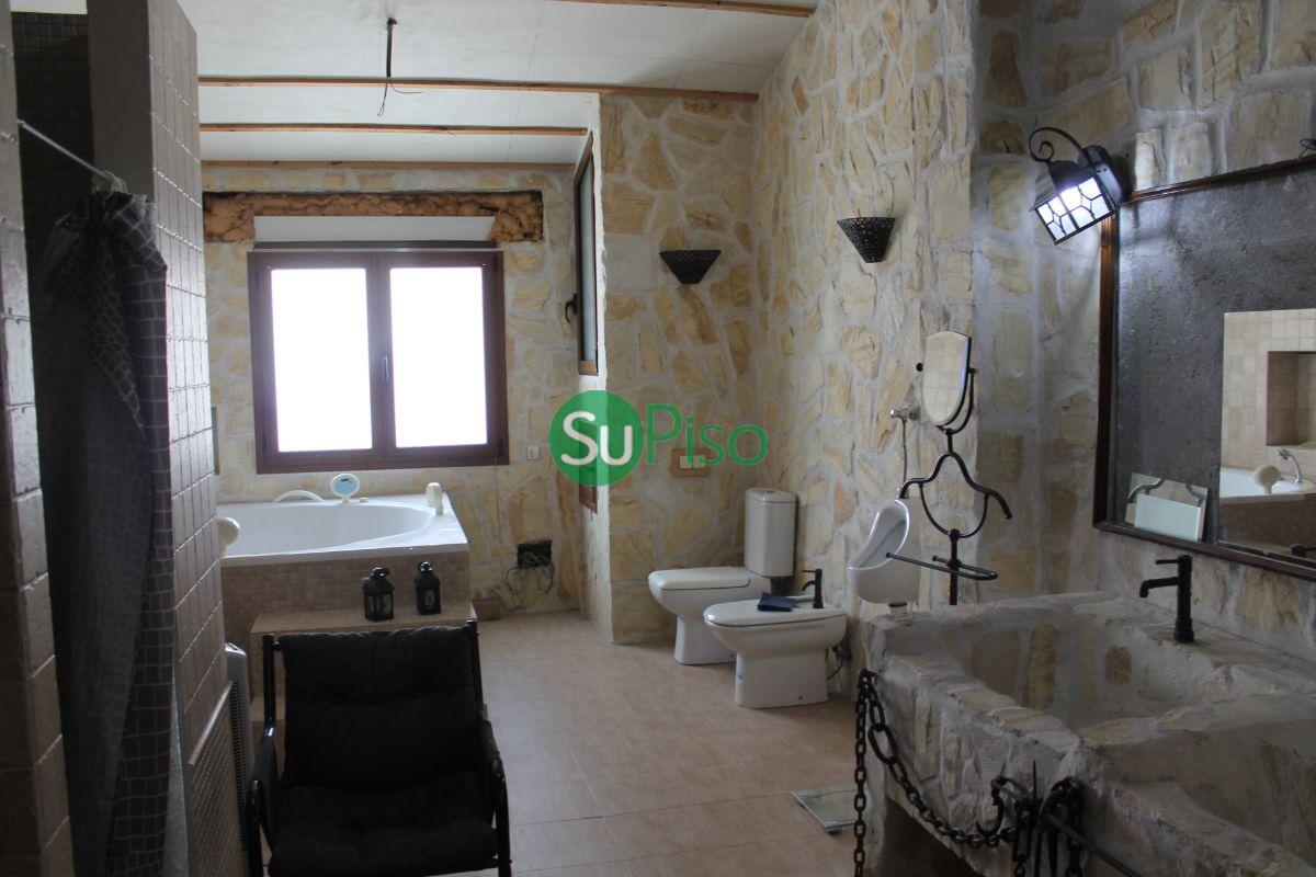 For sale of chalet in Yeles