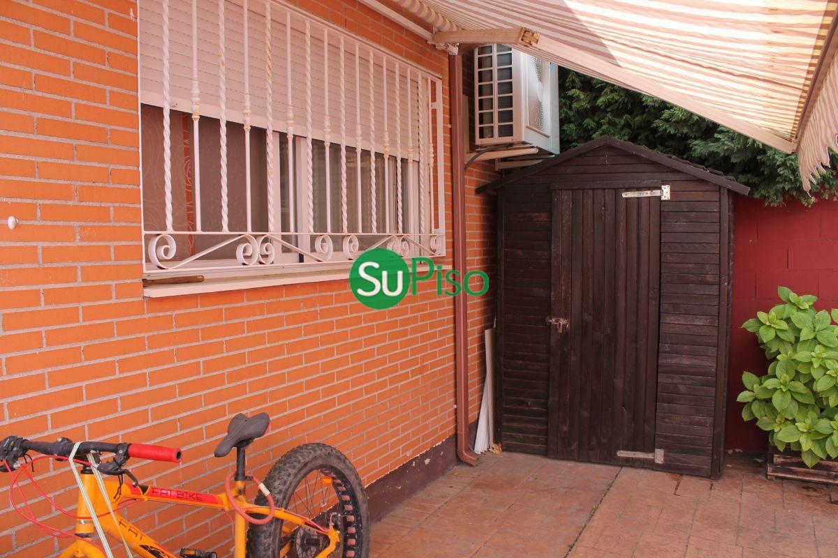 For sale of chalet in Esquivias