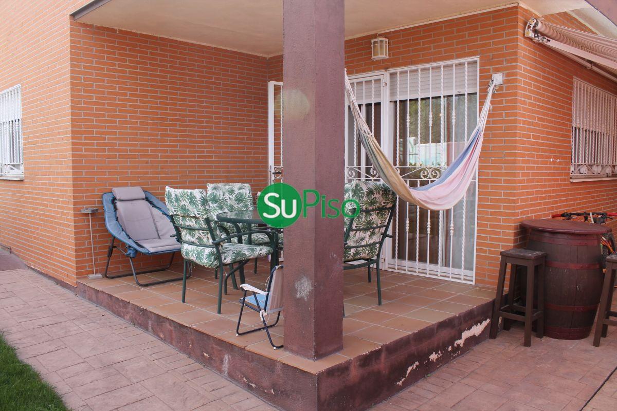 For sale of chalet in Esquivias