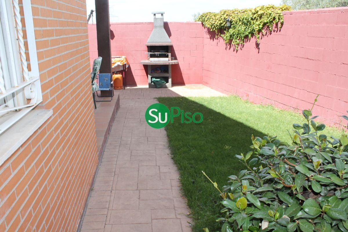 For sale of chalet in Esquivias