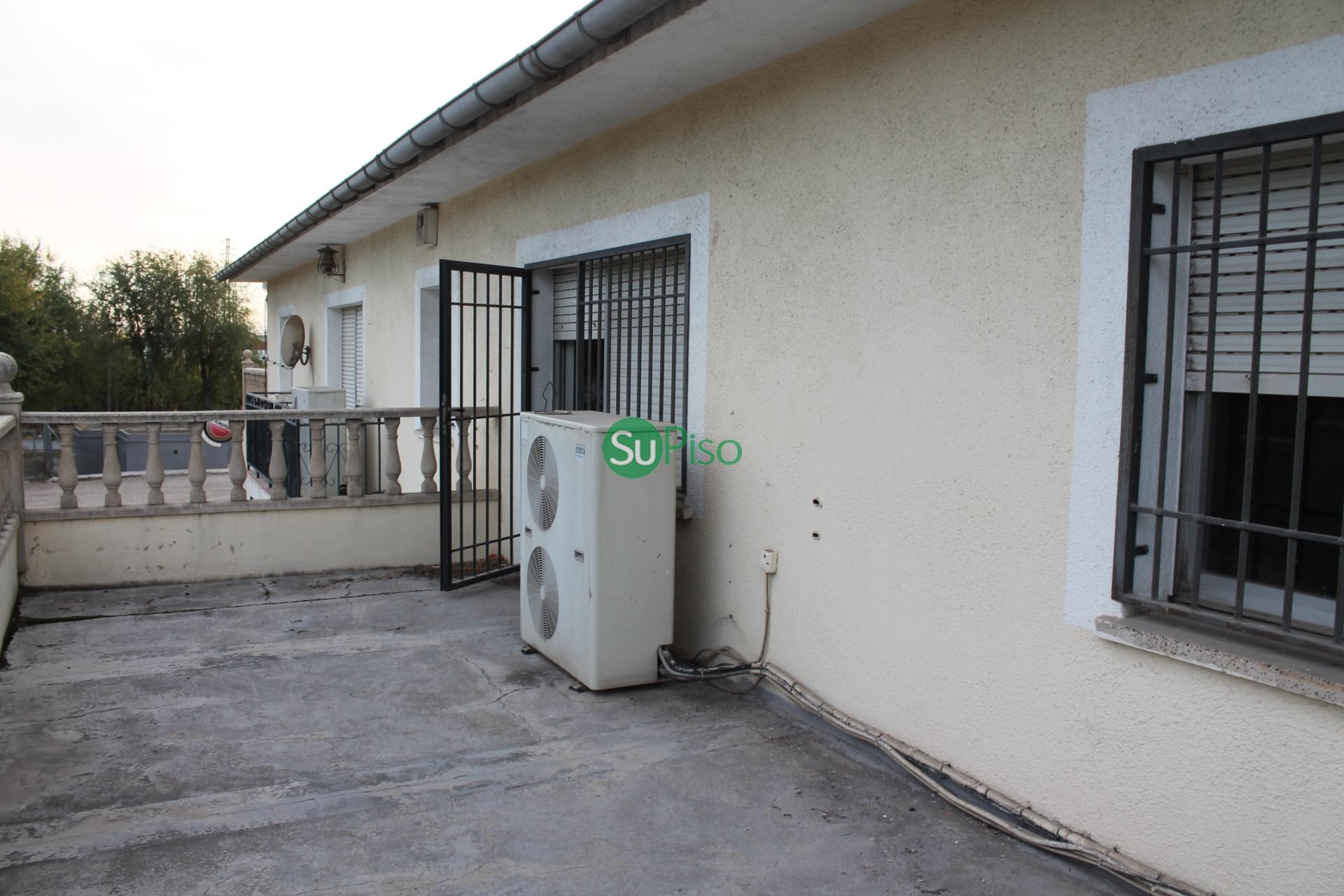 Venta de local comercial en Yeles