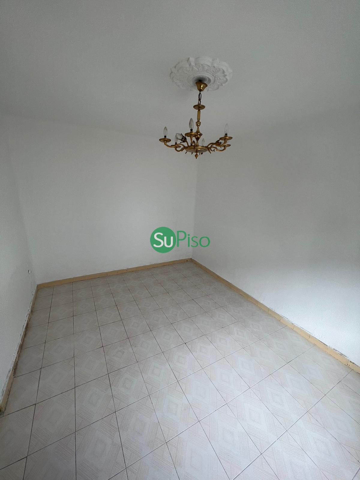 For sale of ground floor in Illescas
