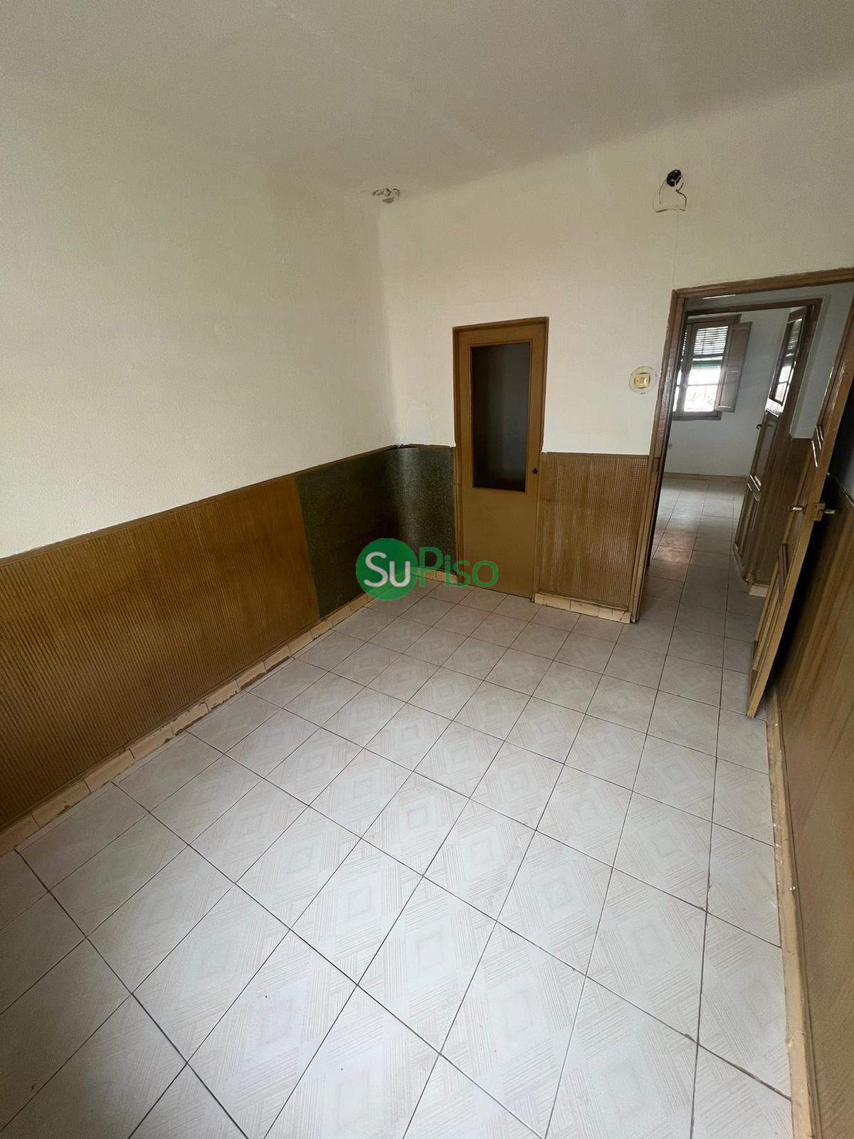 For sale of ground floor in Illescas