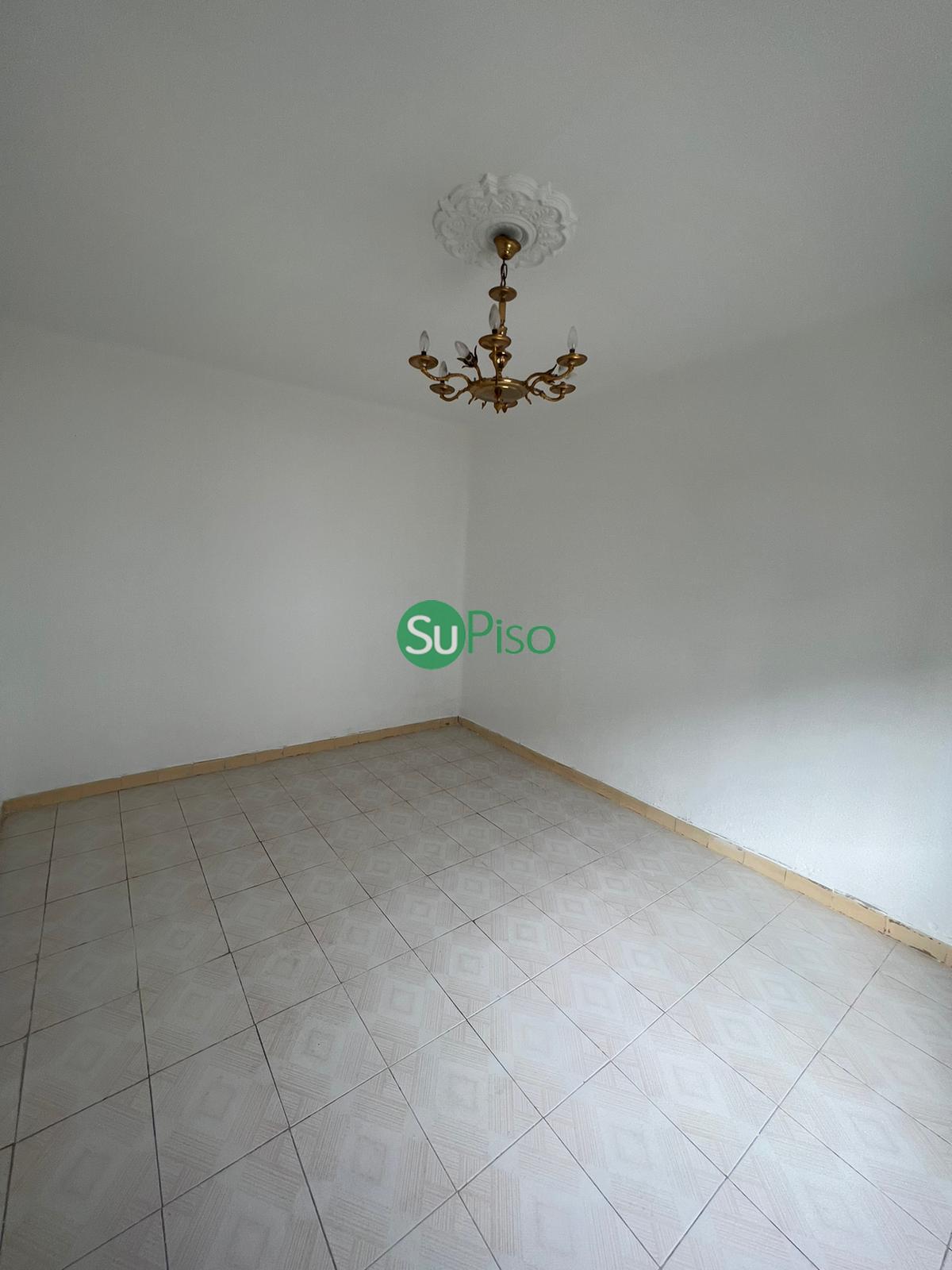 For sale of ground floor in Illescas