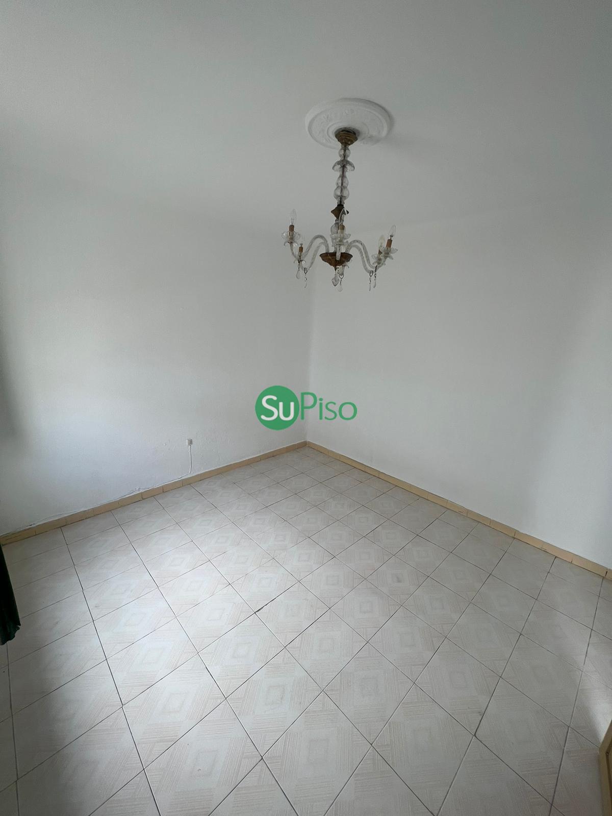 For sale of ground floor in Illescas