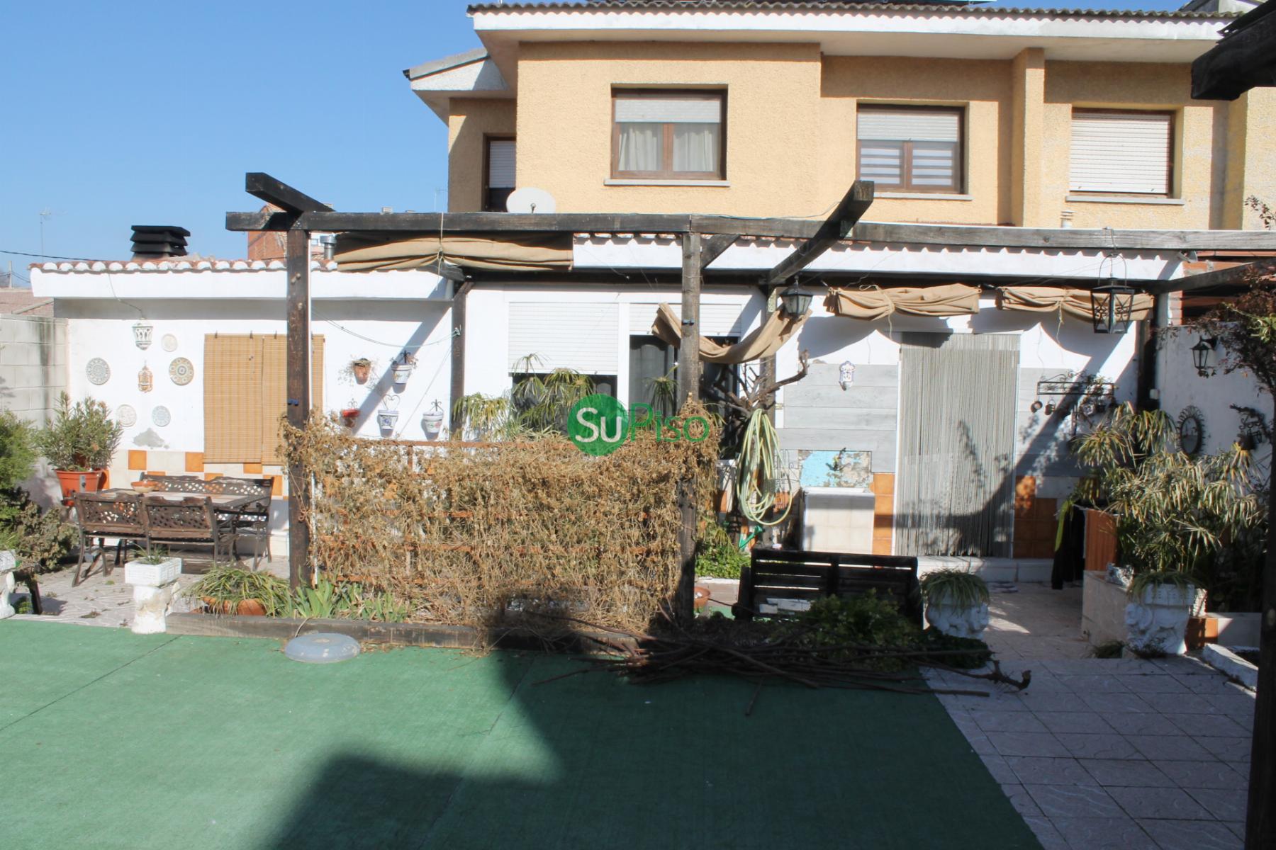 For sale of chalet in Yeles