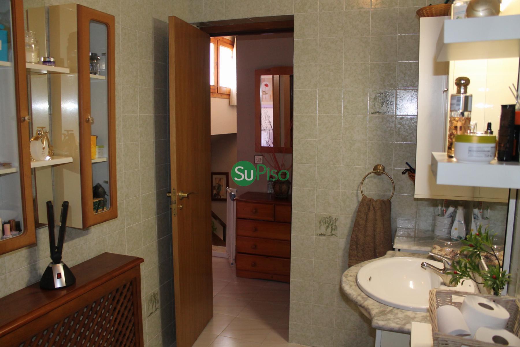 For sale of chalet in Yeles