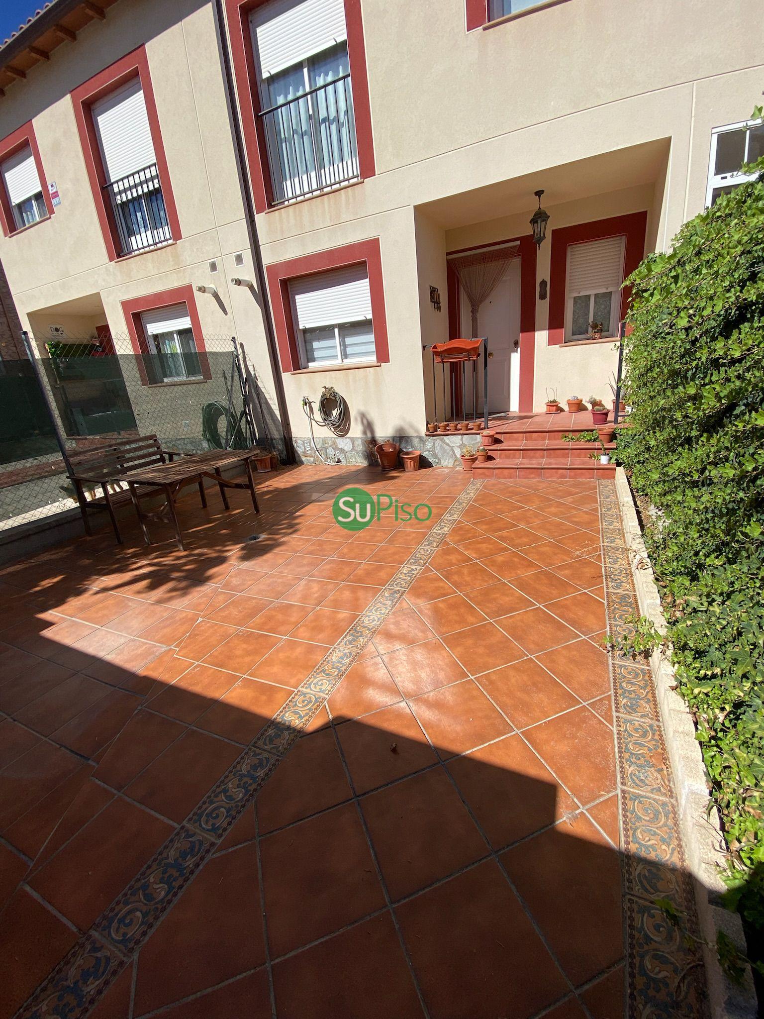 For sale of chalet in Yeles