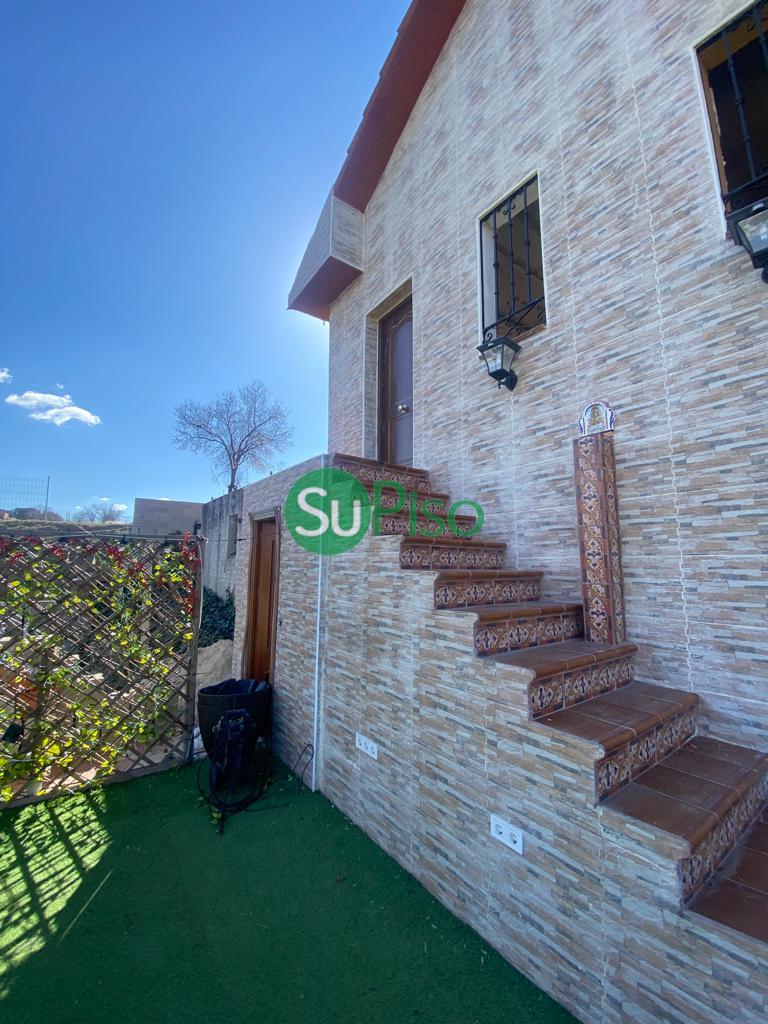 For sale of chalet in Yeles