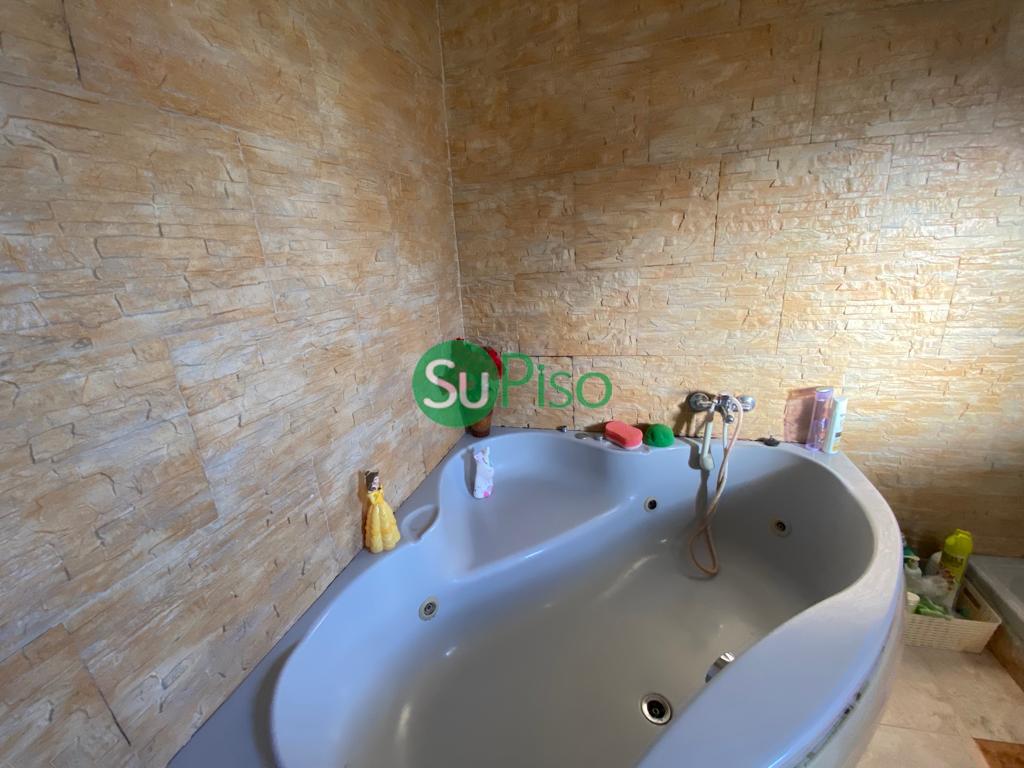 Venta de chalet en Yeles