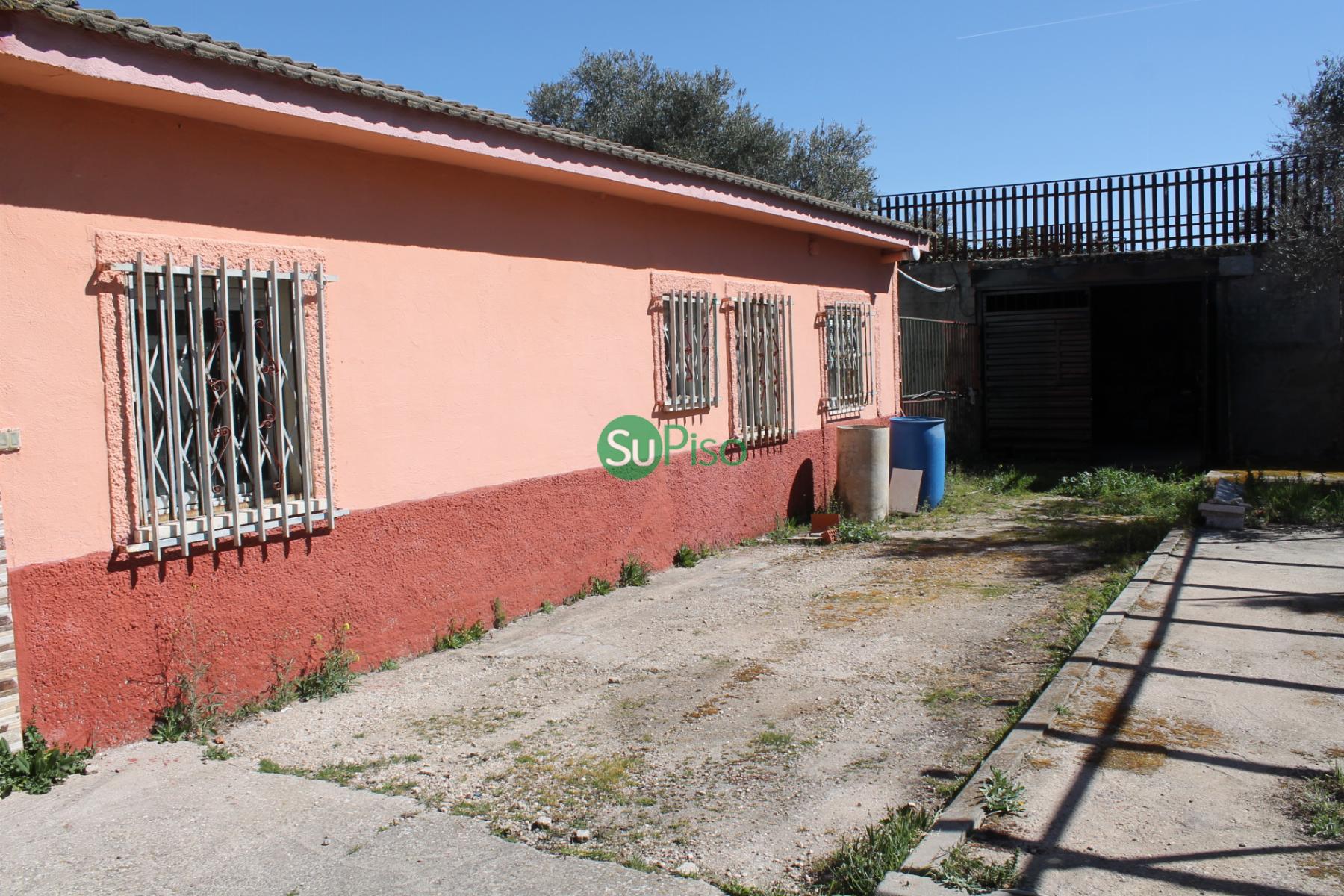 Venta de finca rústica en Yeles