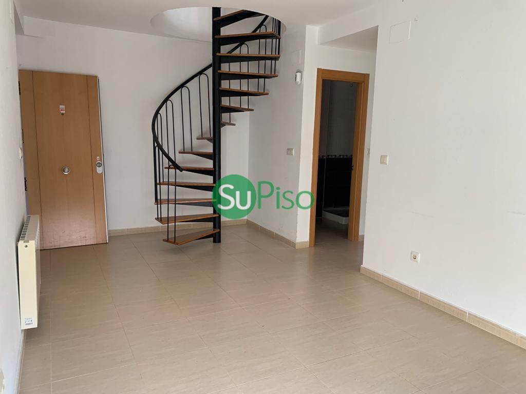 For sale of duplex in Yuncos