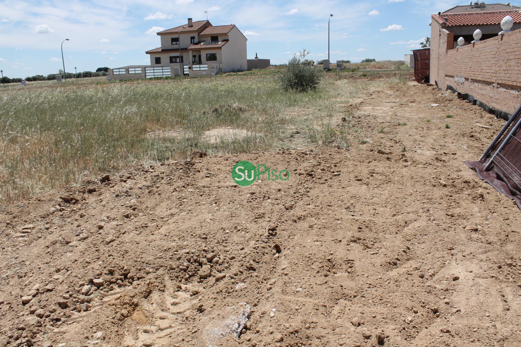 For sale of land in Cedillo del Condado