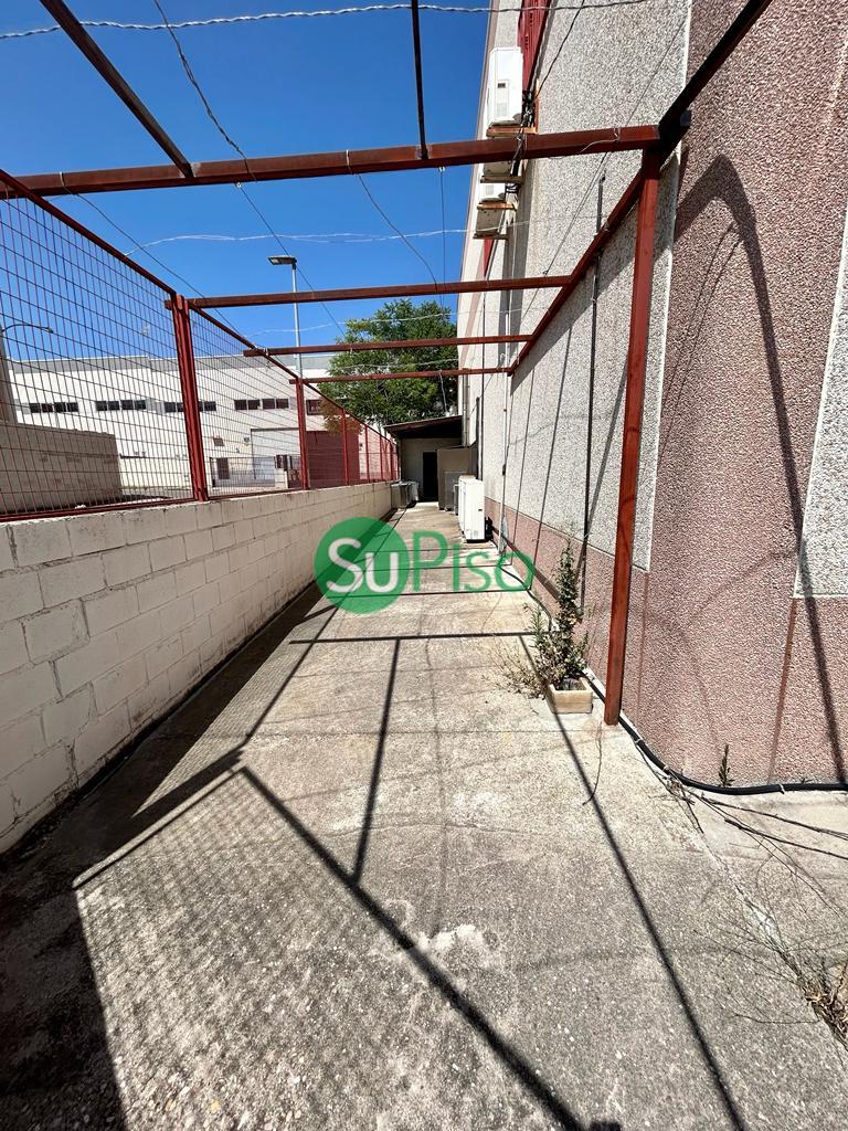 For rent of commercial in Illescas