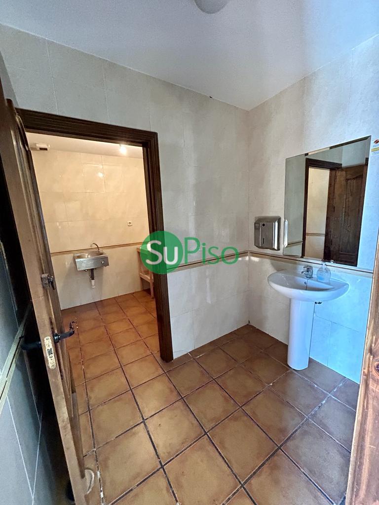 For rent of commercial in Illescas