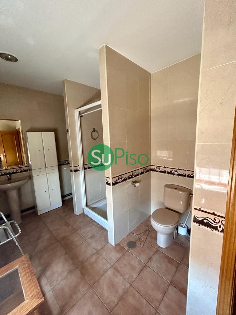 For rent of commercial in Illescas