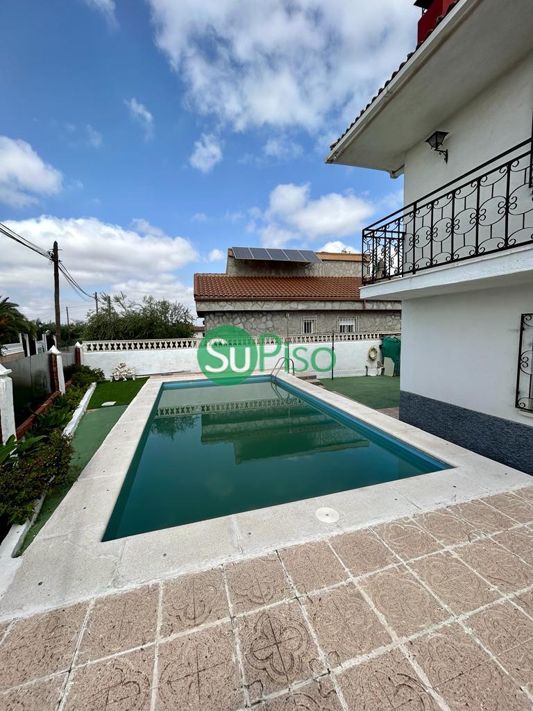 Venta de casa en El Viso de San Juan