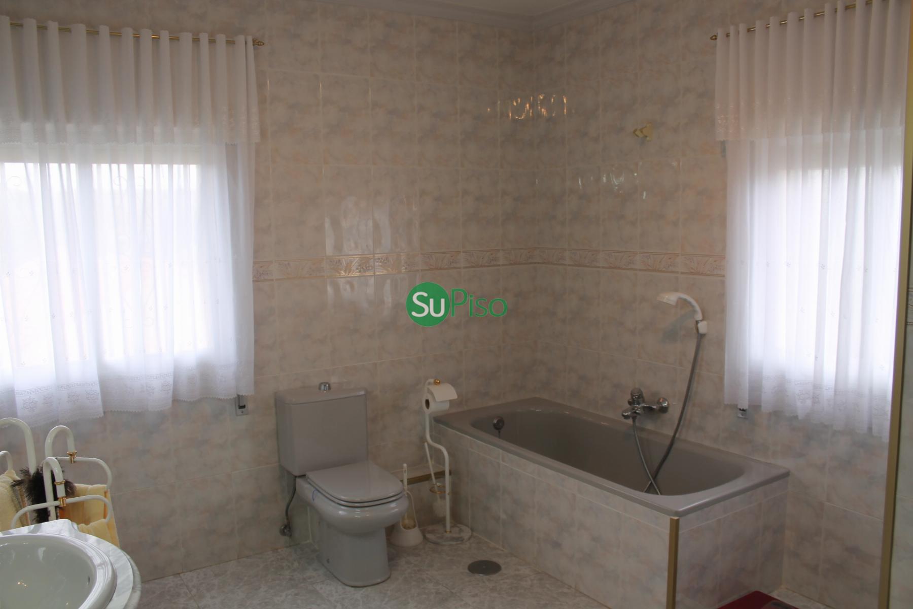 For sale of house in Borox