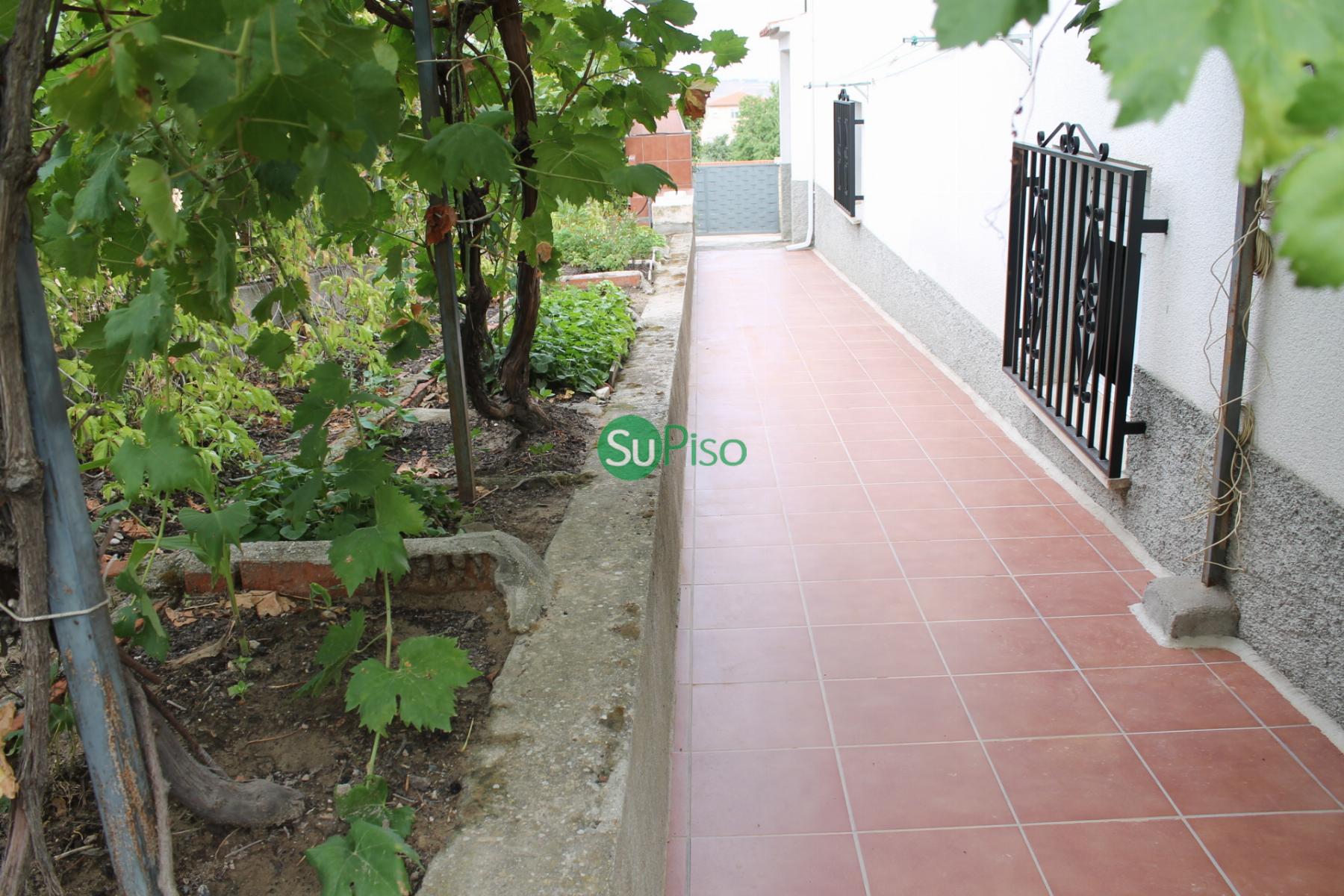 For sale of house in Borox
